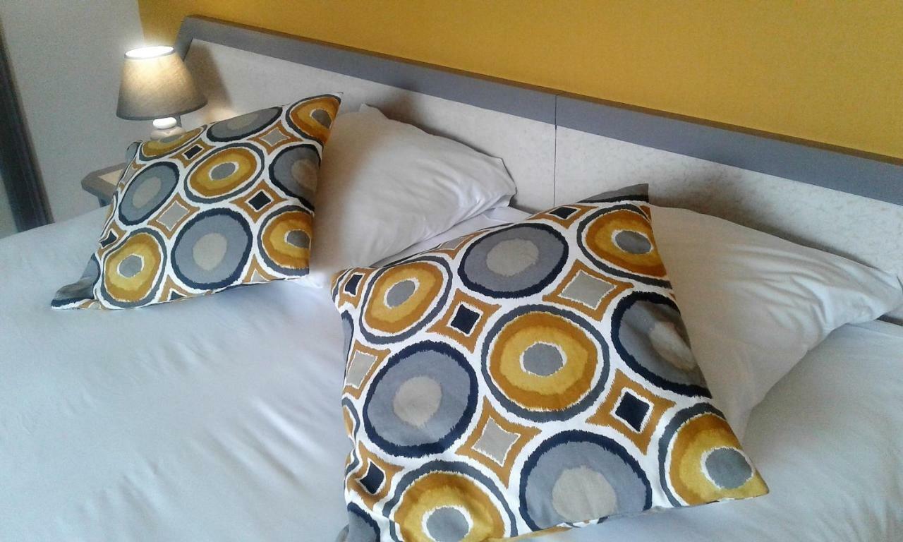 Hotel Restaurant Le Capricorne Pouldreuzic Kültér fotó