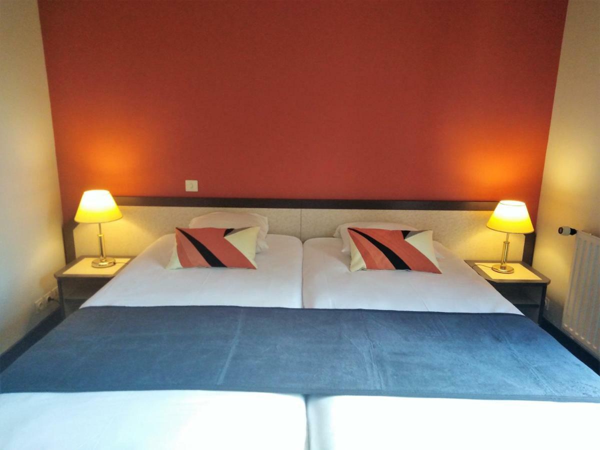 Hotel Restaurant Le Capricorne Pouldreuzic Kültér fotó